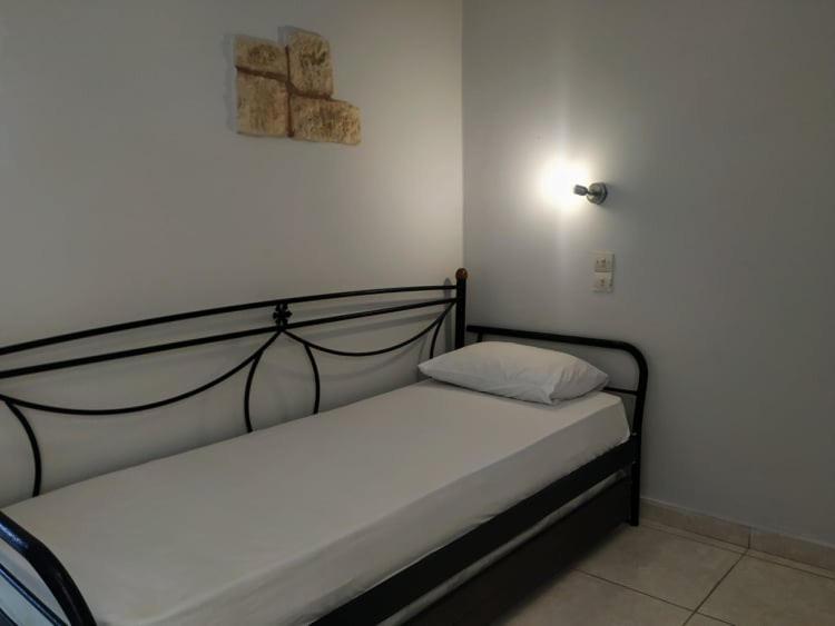 Lions 2 Studios & Apartments, Poros Island. Poros Town ภายนอก รูปภาพ