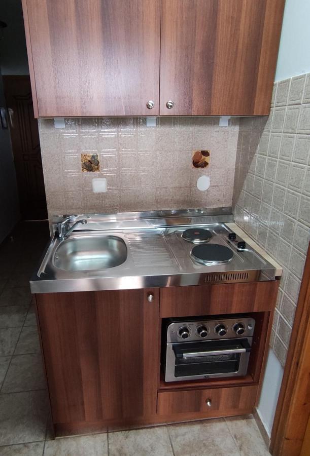 Lions 2 Studios & Apartments, Poros Island. Poros Town ภายนอก รูปภาพ