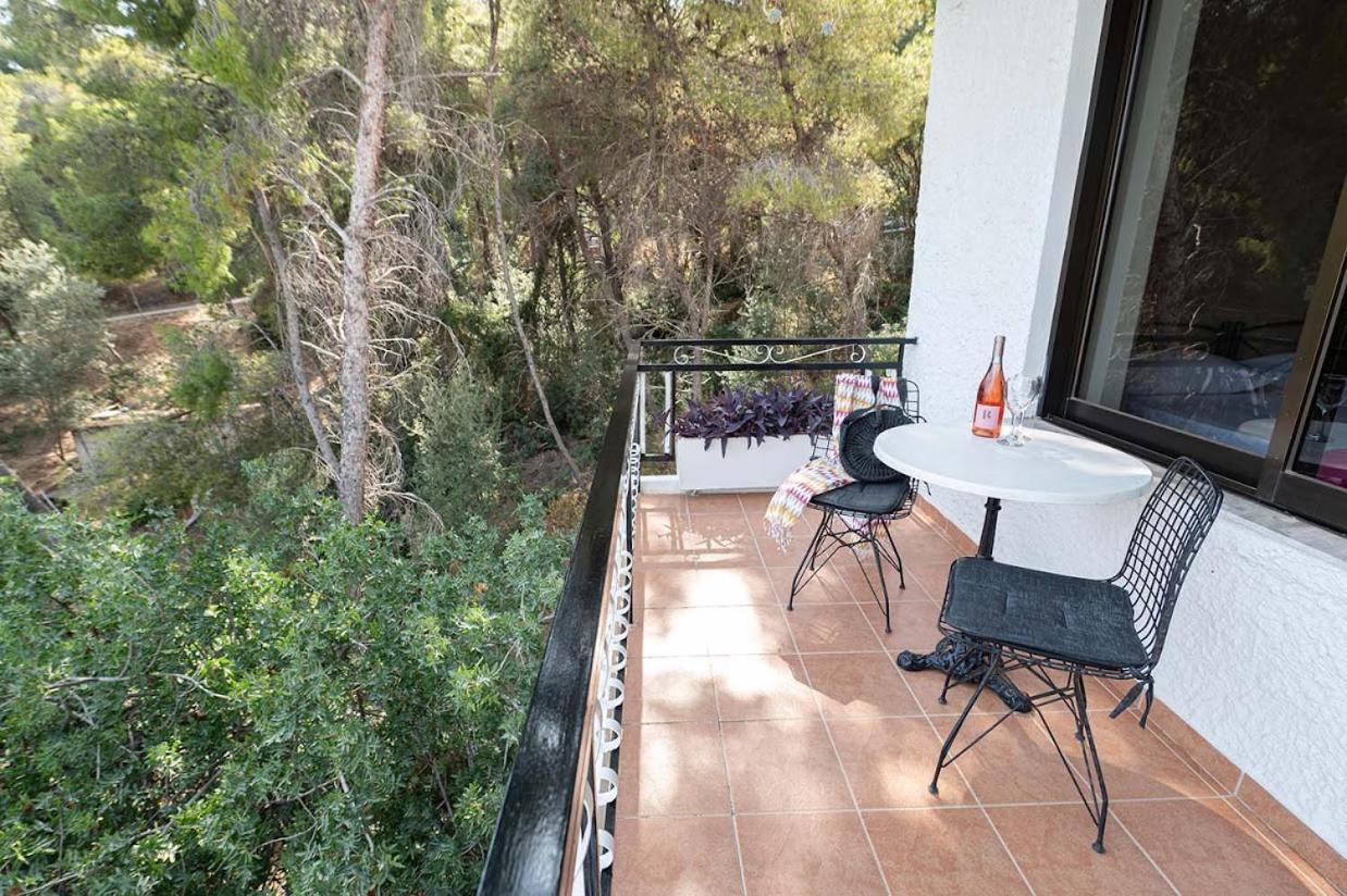 Lions 2 Studios & Apartments, Poros Island. Poros Town ภายนอก รูปภาพ