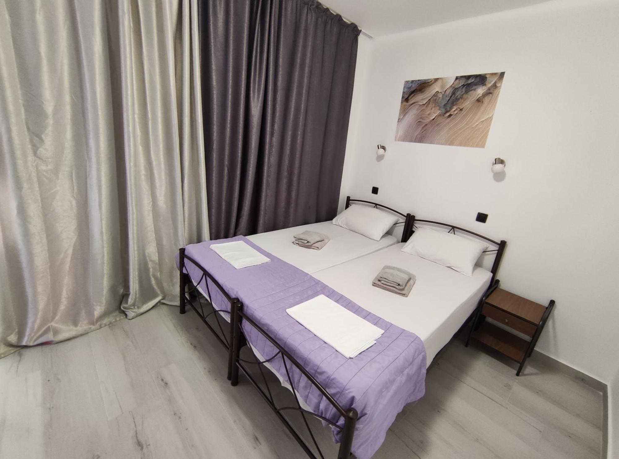 Lions 2 Studios & Apartments, Poros Island. Poros Town ภายนอก รูปภาพ