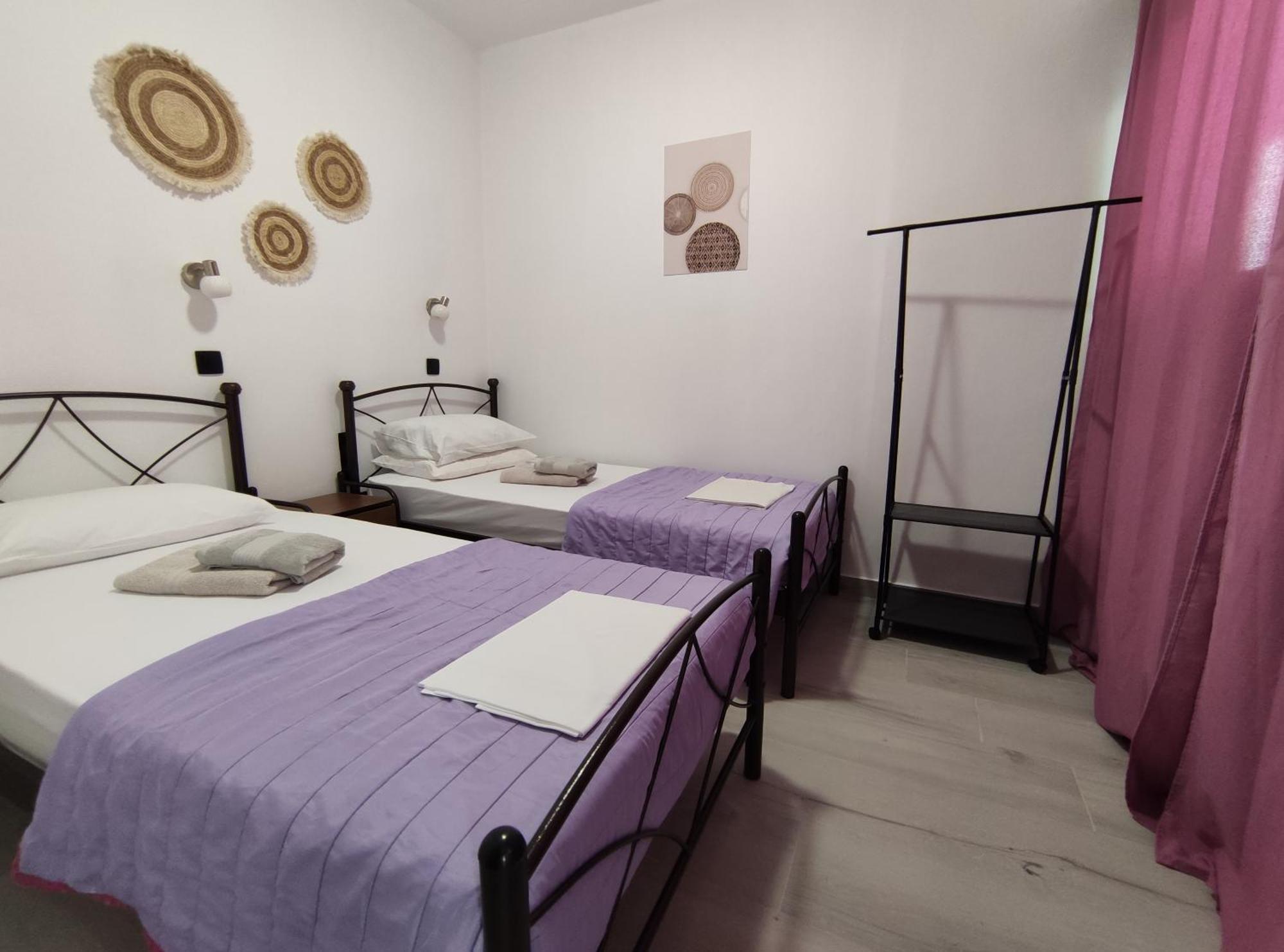 Lions 2 Studios & Apartments, Poros Island. Poros Town ภายนอก รูปภาพ