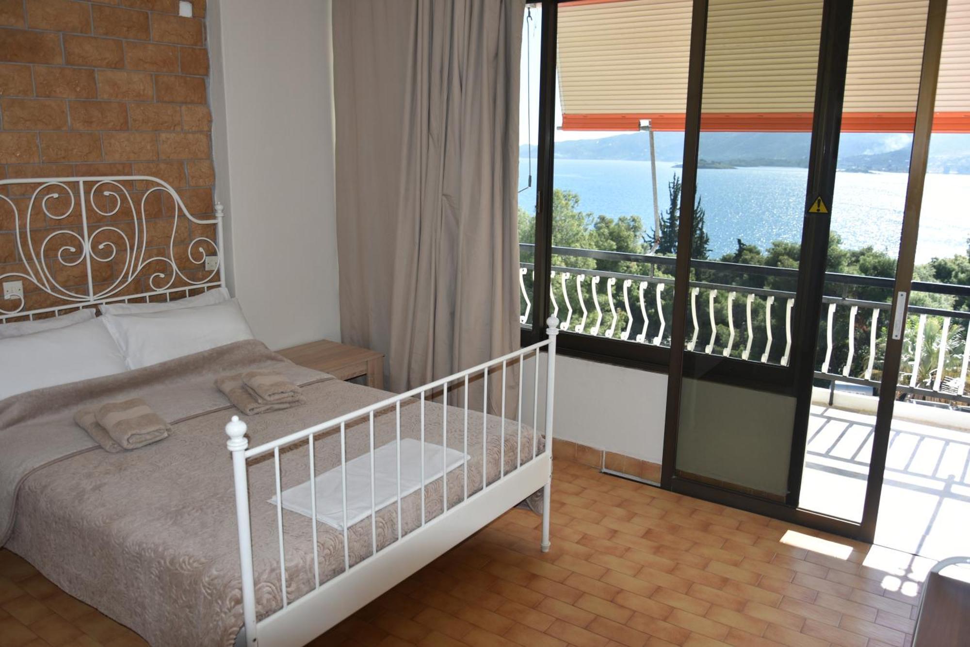 Lions 2 Studios & Apartments, Poros Island. Poros Town ภายนอก รูปภาพ