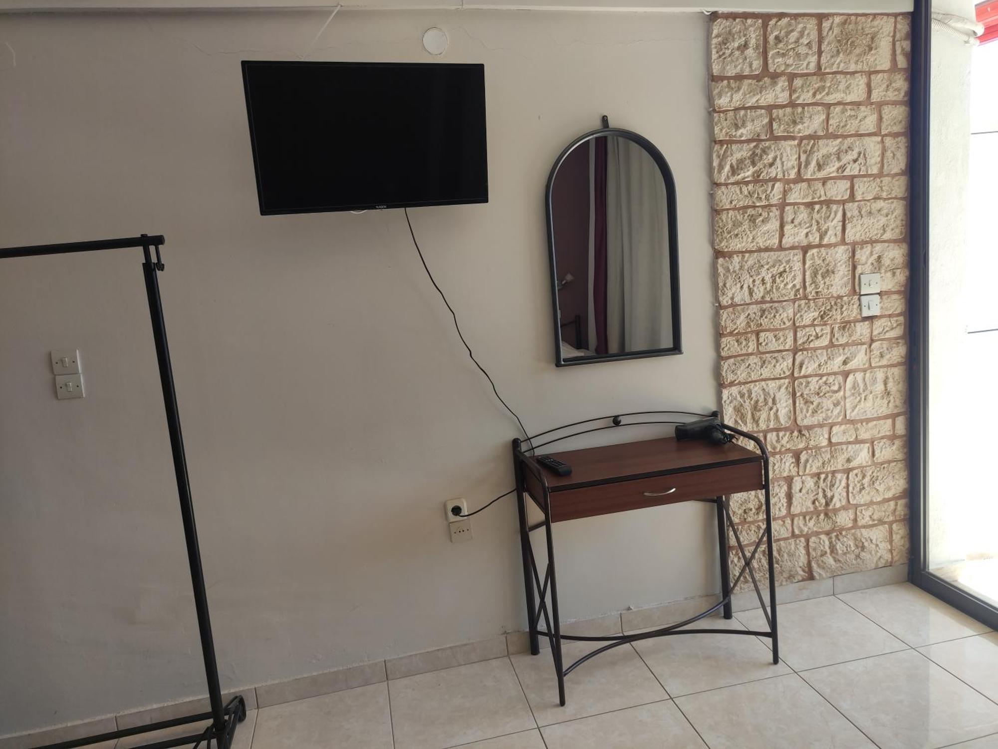Lions 2 Studios & Apartments, Poros Island. Poros Town ภายนอก รูปภาพ