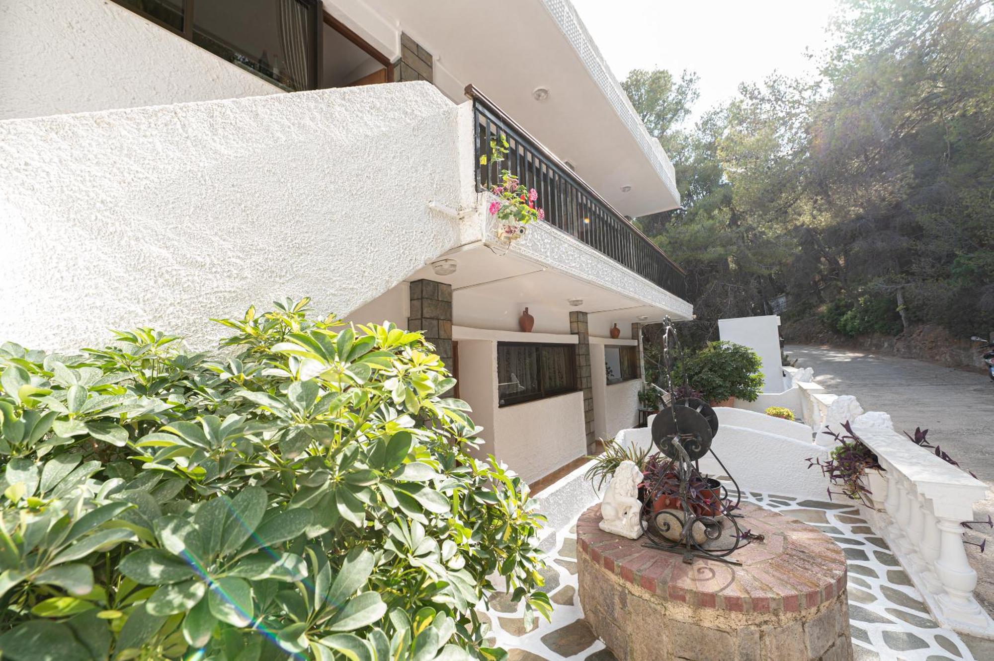 Lions 2 Studios & Apartments, Poros Island. Poros Town ภายนอก รูปภาพ