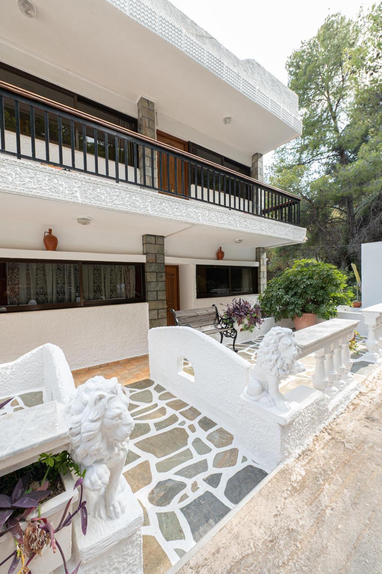 Lions 2 Studios & Apartments, Poros Island. Poros Town ภายนอก รูปภาพ