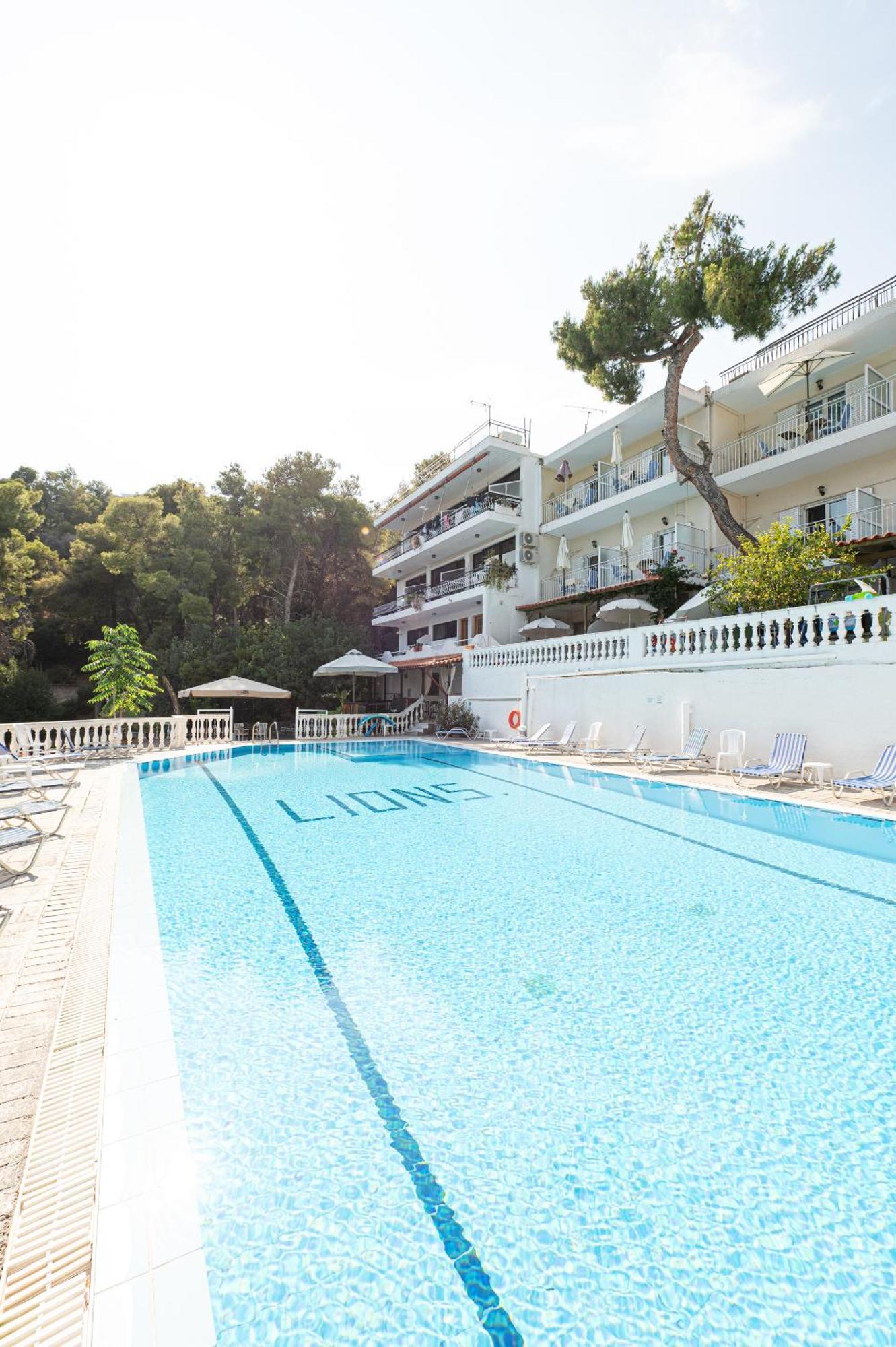 Lions 2 Studios & Apartments, Poros Island. Poros Town ภายนอก รูปภาพ