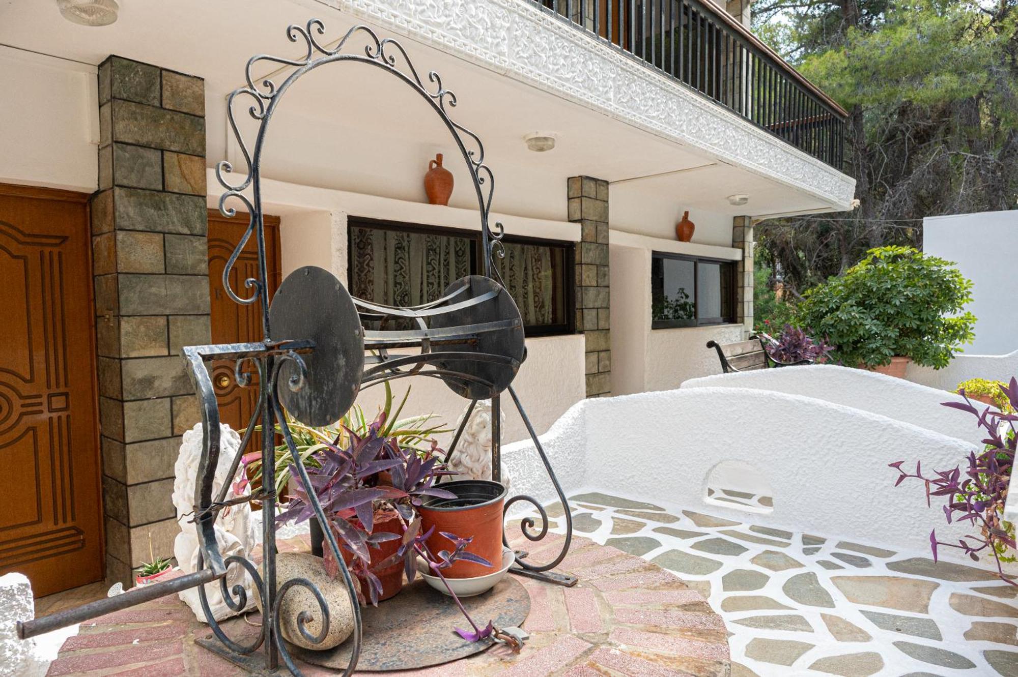Lions 2 Studios & Apartments, Poros Island. Poros Town ภายนอก รูปภาพ