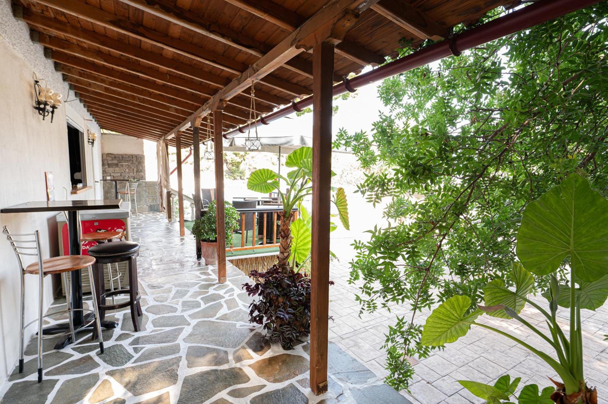 Lions 2 Studios & Apartments, Poros Island. Poros Town ภายนอก รูปภาพ