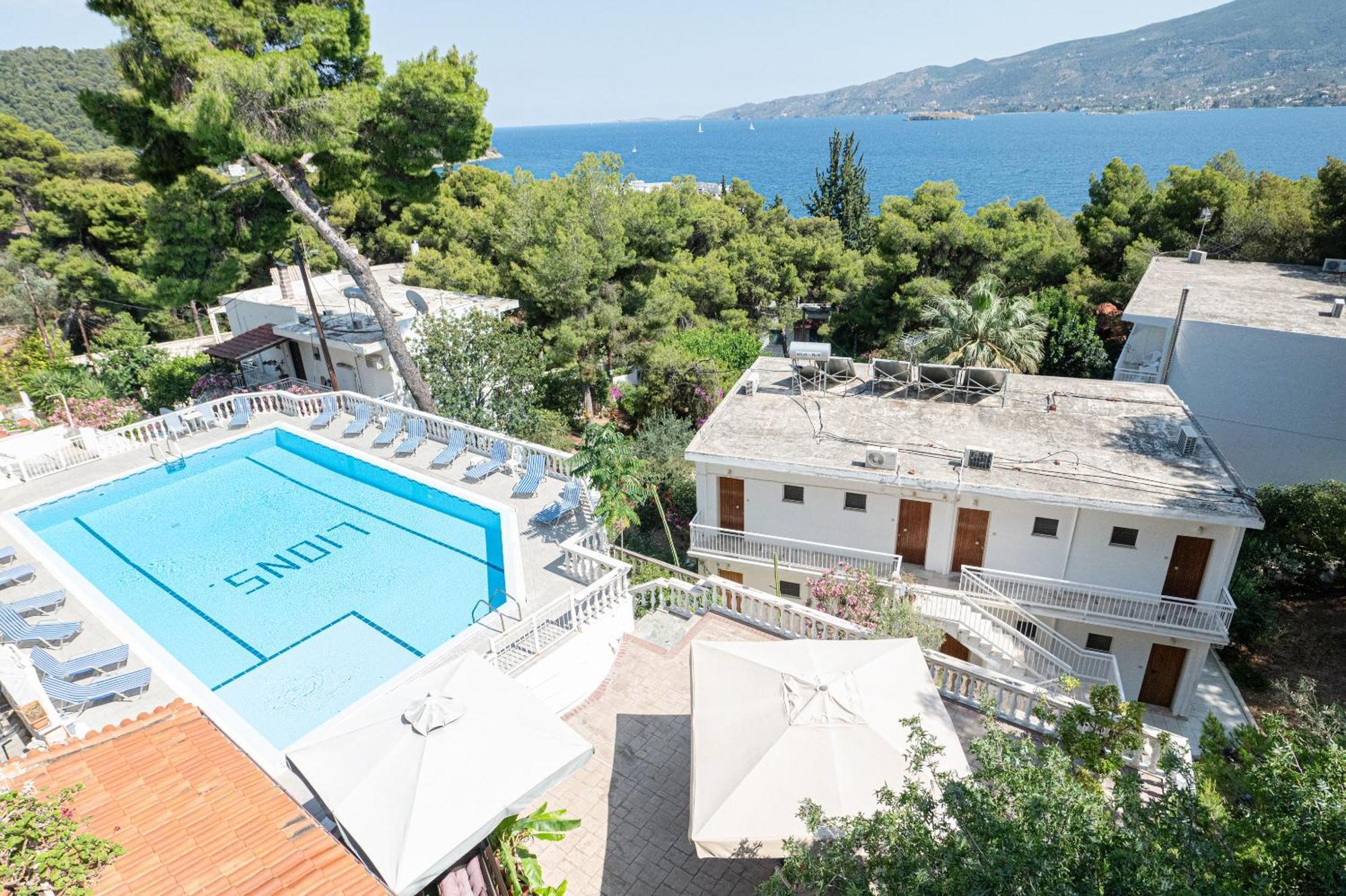 Lions 2 Studios & Apartments, Poros Island. Poros Town ภายนอก รูปภาพ