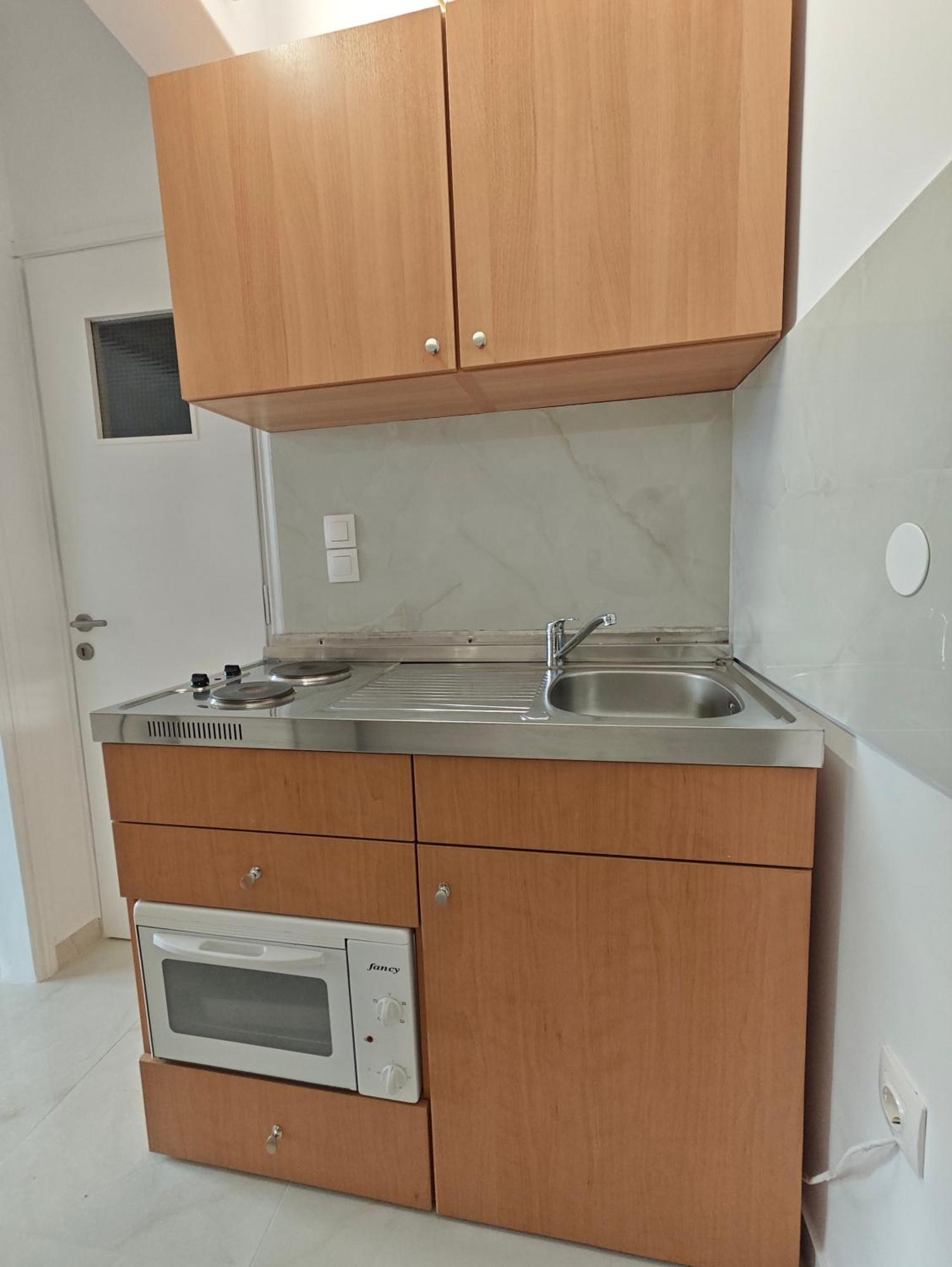 Lions 2 Studios & Apartments, Poros Island. Poros Town ภายนอก รูปภาพ