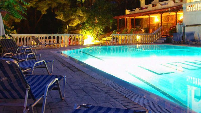 Lions 2 Studios & Apartments, Poros Island. Poros Town ภายนอก รูปภาพ